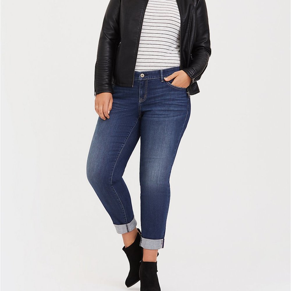 Torrid BOYFRIEND JEAN-VINTAGE STRETCH MEDIUM WASH